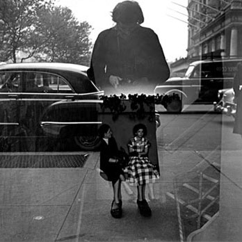 Finding Vivian Maier: Slideshow: Slide 1